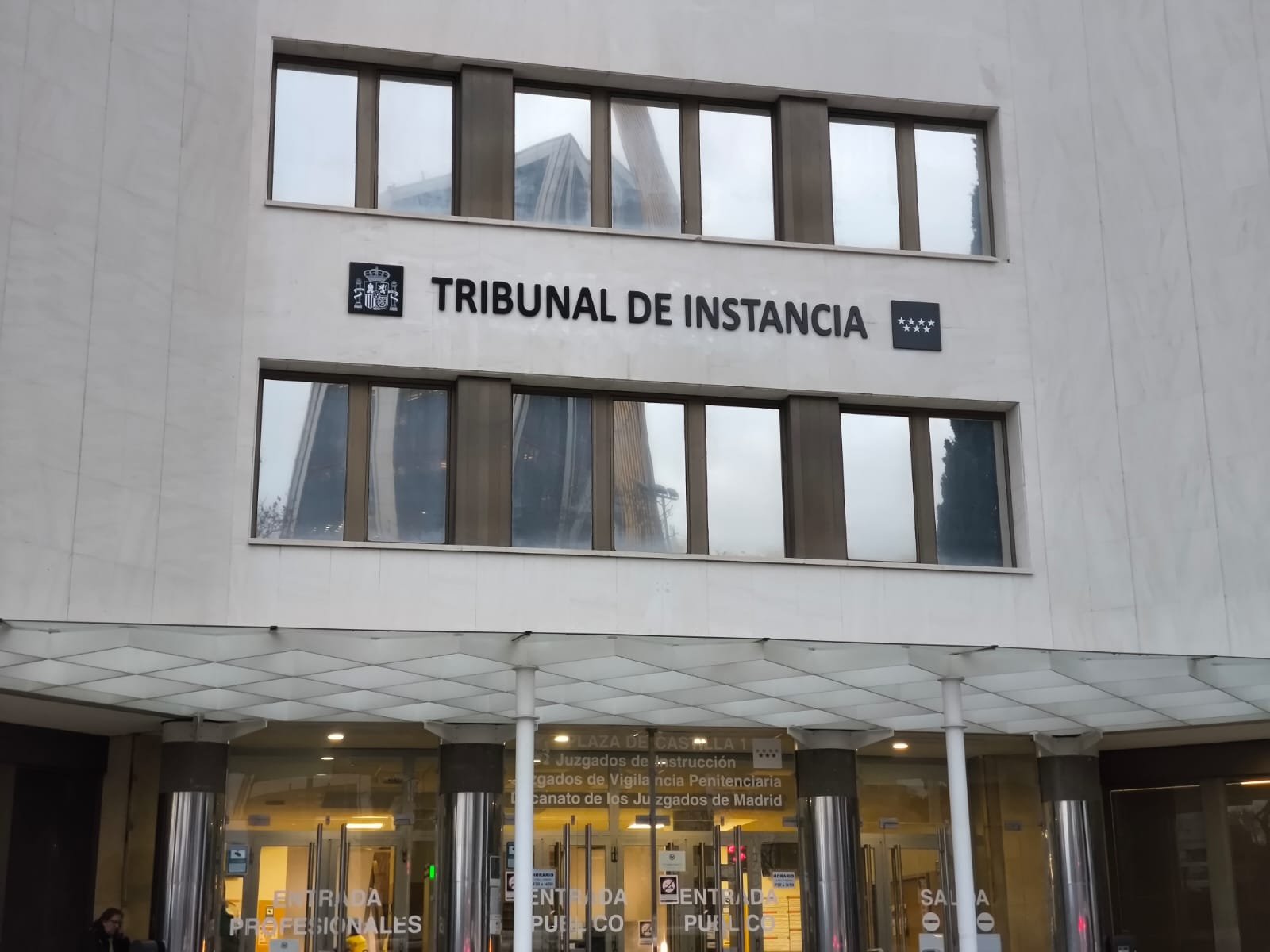 Letras corpóreas TRIBUNAL DE INSTANCIA Plaza de Castilla detalle